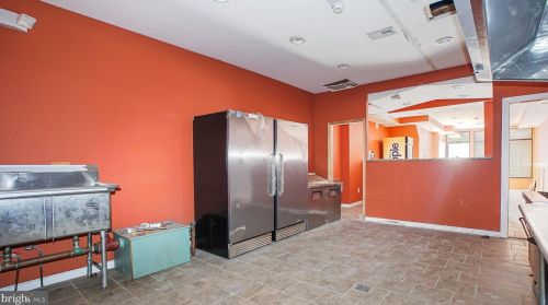 6215 Market St, Philadelphia PA 19139-2923 exterior