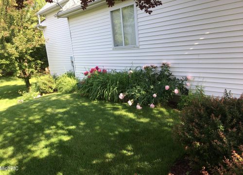 5643 Charolais Dr, Wyoming MI exterior