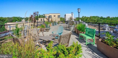 3701 Connecticut Ave, Washington DC 20008-4553 exterior