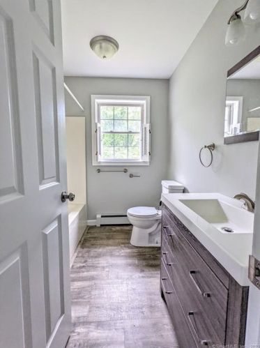 1889 Upper Maple St, Killingly CT 06241-1513 exterior