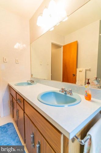 342 George Dye Rd, Trenton NJ 08691-3311 exterior