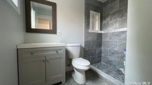 432 17th St, Babylon NY  11704-2629 exterior