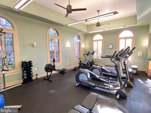 713 Carpenter Rd, Alexandria VA  22314-6227 exterior