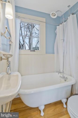 325 Patrick St, Alexandria VA 22314-2443 exterior