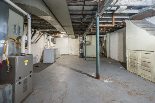 1626 Leolyn St, Pittsburgh PA  15210-3939 exterior