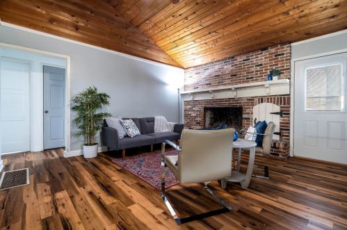 2832 Shoshone Rd, Waukegan IL 60087-3612 exterior