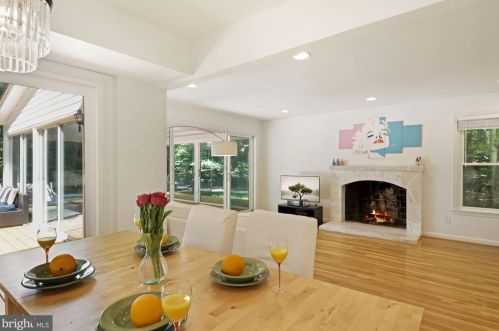 11120 Deborah Dr, Rockville MD  20854-2721 exterior