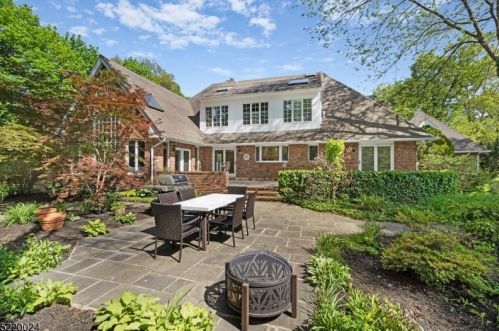 6 Normandy Pkwy, Morristown NJ exterior