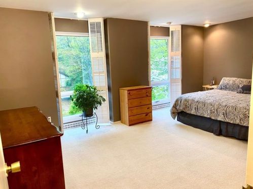 2315 Marbury Rd, Pittsburgh PA 15221-3672 exterior