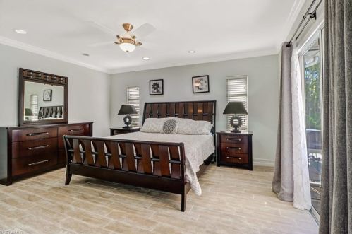 1364 Cypress Wood Dr, Naples FL 34103-3869 exterior