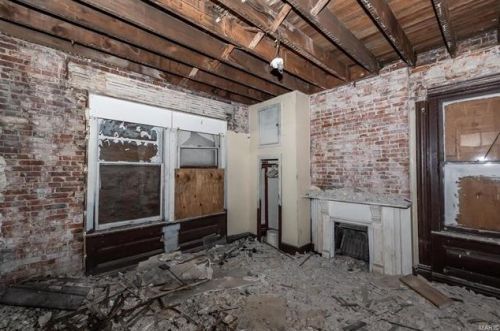 2635 Chippewa St, Saint Louis MO 63118-3835 exterior