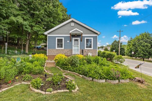 4301 112th St, Milwaukee, WI 53228-2518