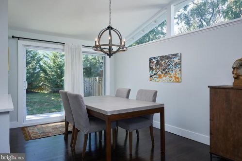 6825 Old Chesterbrook Rd, Mc Lean VA 22101-4408 exterior