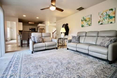 210 Kentucky Way, East Freehold NJ 07728-4657 exterior