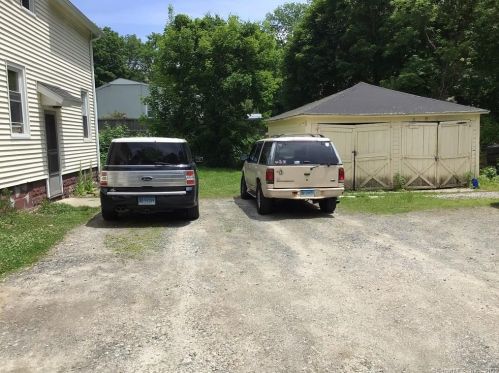 137 Reynolds St, Killingly CT 06239-2951 exterior