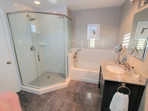 5525 Berkeley Blvd, Milwaukee WI 53217-5139 exterior