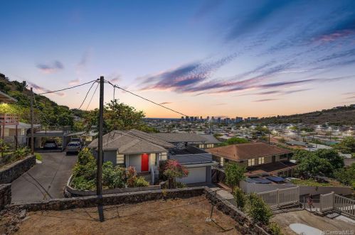 1835 10 Ave, Honolulu HI 96816-2907 exterior