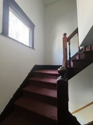 18 Hillside St, Worcester MA 01610-2199 exterior