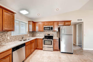 1402 Kristal Way, Phoenix AZ  85024-8212 exterior