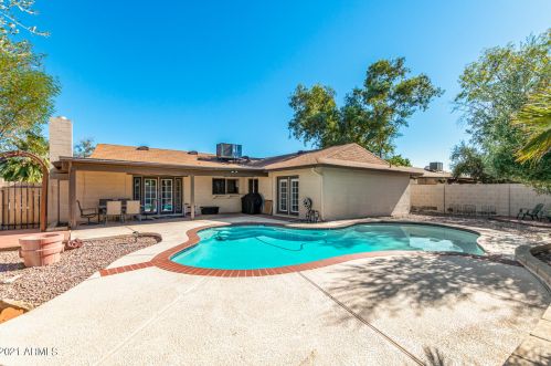 15614 29 Ave, Phoenix AZ 85053-4056 exterior