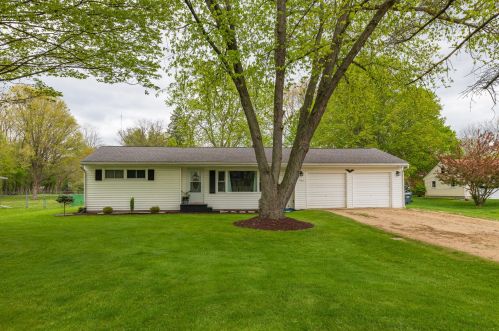 7105 Oakland Dr, Kalamazoo, MI 49024-4149