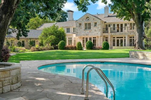 5300 Deloache Ave, Dallas TX  75220-2216 exterior