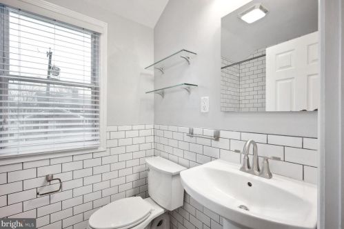 2836 Fairhaven Ave, Alexandria VA  22303-2209 exterior