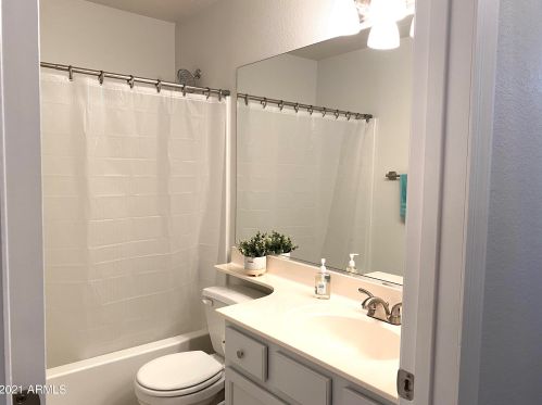 17420 2nd Ave, Phoenix AZ  85023-6573 exterior