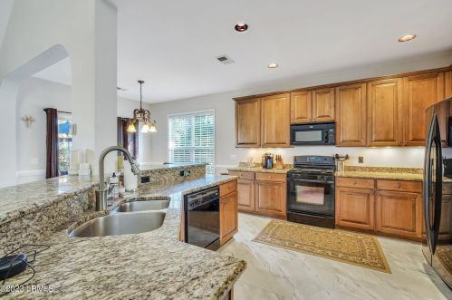 163 Pinecrest Cir, Bluffton SC 29910-7872 exterior