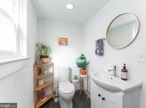 2570 Cedar St, Philadelphia PA 19125-2335 exterior