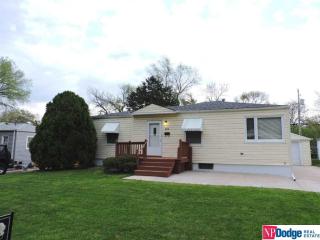 815 Cole Creek Dr, Omaha, NE 68114-3035