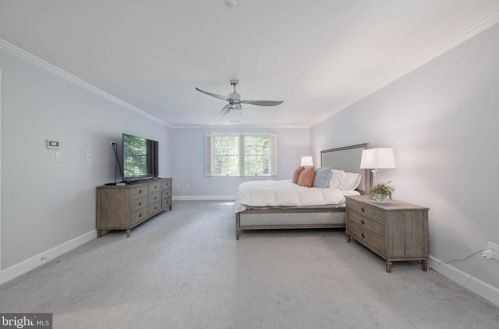 1941 Valleywood Rd, Mc Lean VA  22101-4931 exterior