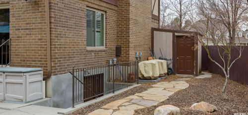 1925 Foxmoor Cir, Sandy UT 84092-5265 exterior