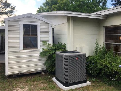 8005 Pne Hl Dr, Tampa FL 33617-7602 exterior