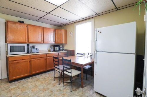 10 Smith St, New Britain, CT 06053-4023