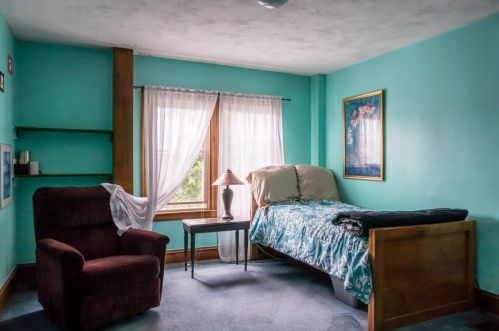 132 Pleasant Ave, Portland ME 04106-6226 exterior