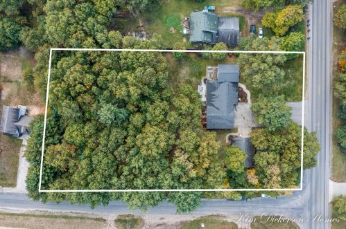 1404 Wolf Lake Rd, Meskegon MI 49442-1948 exterior