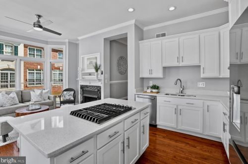 1626 Colonial Hills Dr, Mc Lean VA  22102-2938 exterior