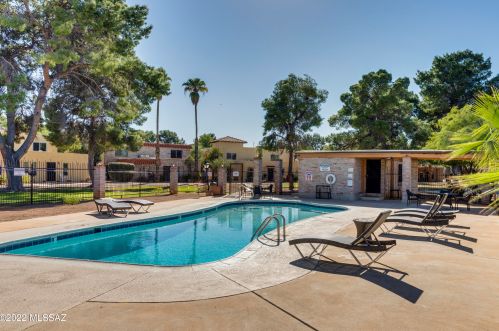 6673 Calle La Paz, Tucson AZ  85715-4084 exterior