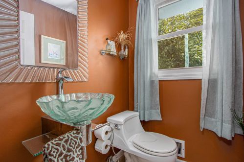 2530 G Ave, Kalamazoo MI 49004-1958 exterior