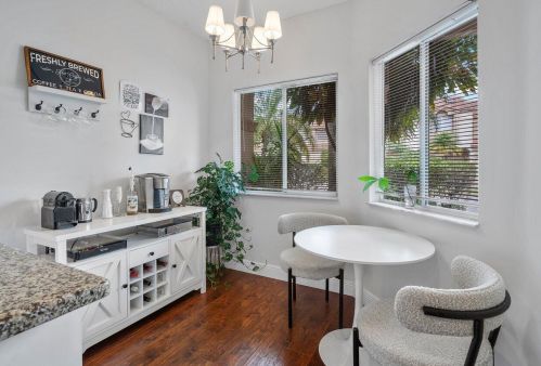 6823 Via Regina, Boca Raton FL 33433-3956 exterior