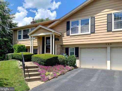 733 Southwick Cir, Somerdale, NJ 08083-2311