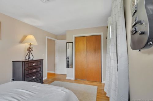 75 Boylston St, Meriden CT 06450-4737 exterior