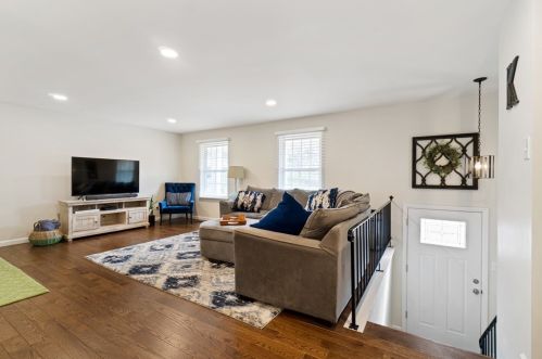 425 Lorlita Ln, Pittsburgh PA  15241-1719 exterior