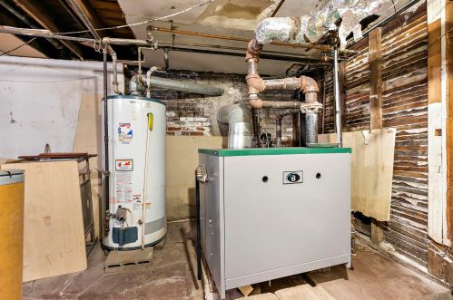 8847 Dante Ave, Chicago IL 60619-7111 exterior