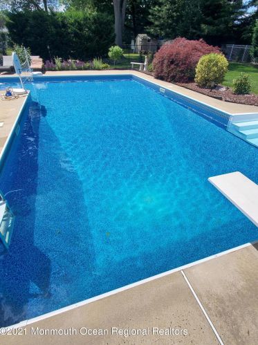 117 Beechwood Ave, West Long Branch NJ 07764-1801 exterior