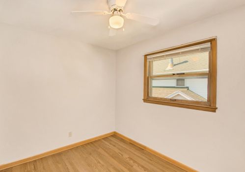 452 Plainfield Ave, Milwaukee WI 53207-5054 exterior