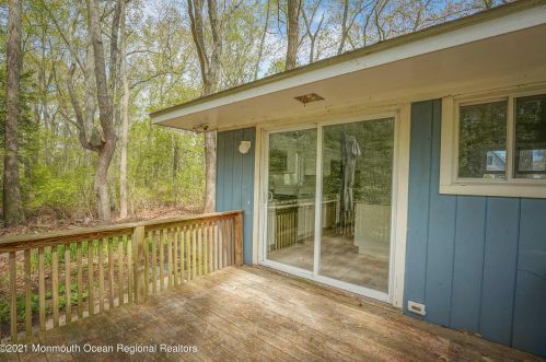 376 Barnegat Ave, Berkeley Township NJ  08721-1112 exterior