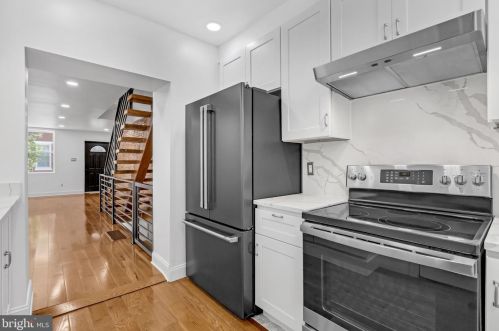 312 Manton St, Philadelphia PA  19147-5213 exterior