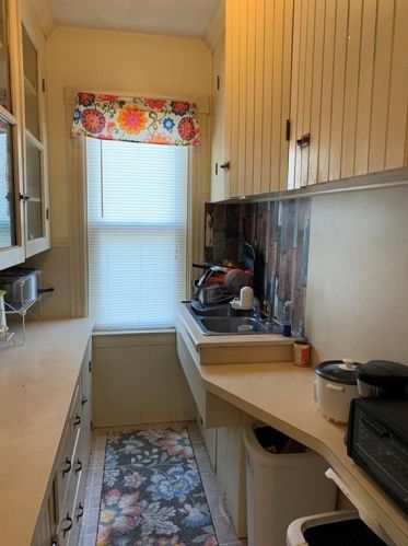 29 Elmdale Ave, Providence, RI 02909-3017